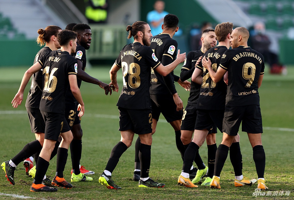 انطلاقة قوية للخويا والتعاون والأهلي في دوري أبطال آسيا